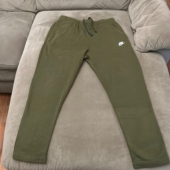 Nike Men’s Large Green Sweatpants - Picture 1 of 6